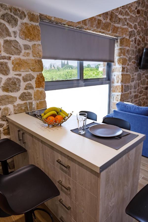 Adrian'S Luxury Apartments 1 Drepano  ภายนอก รูปภาพ